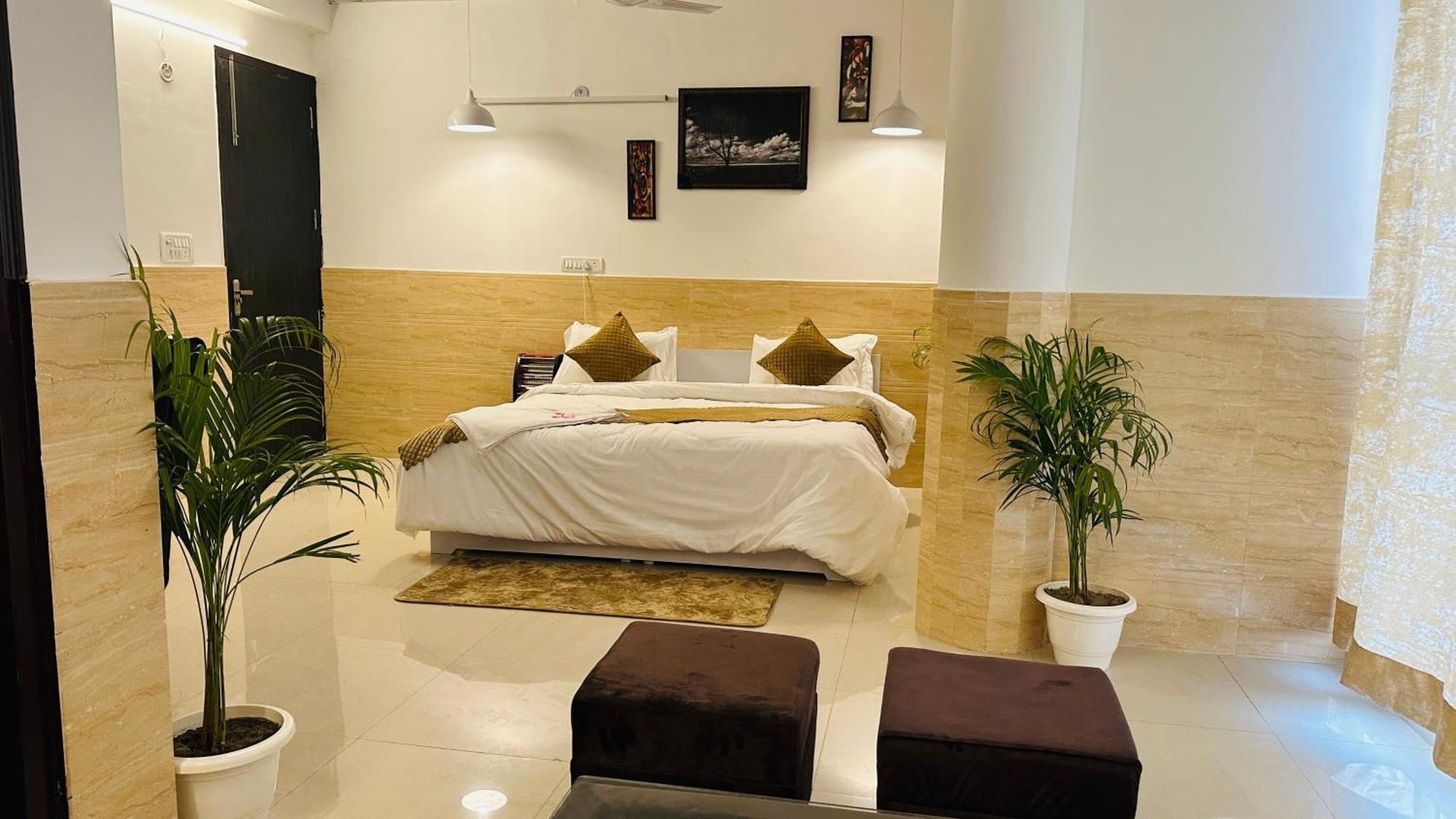 Hotel Relax In - Noida Sector 18 Exteriör bild